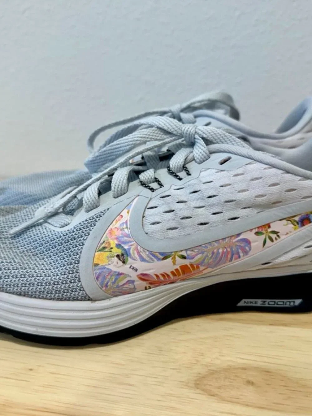 Nike Zoom Strike Floral Swoosh Women's 7.5